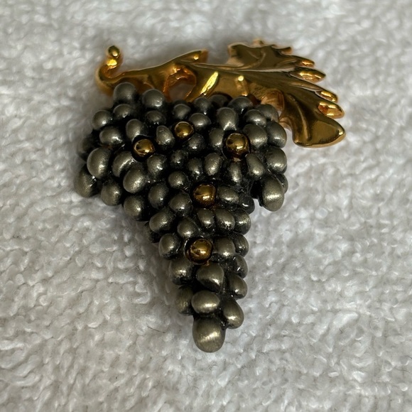 FAF Gold Plated & Pewter Grape Cluster Brooch Unisex - Picture 1 of 9